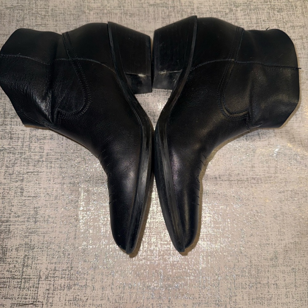 Treasure & Bond Black Pointed-Toe Western Ankle Boots - Picture 6 of 16